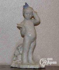 Скульптура "Девочка с голубым бантом"